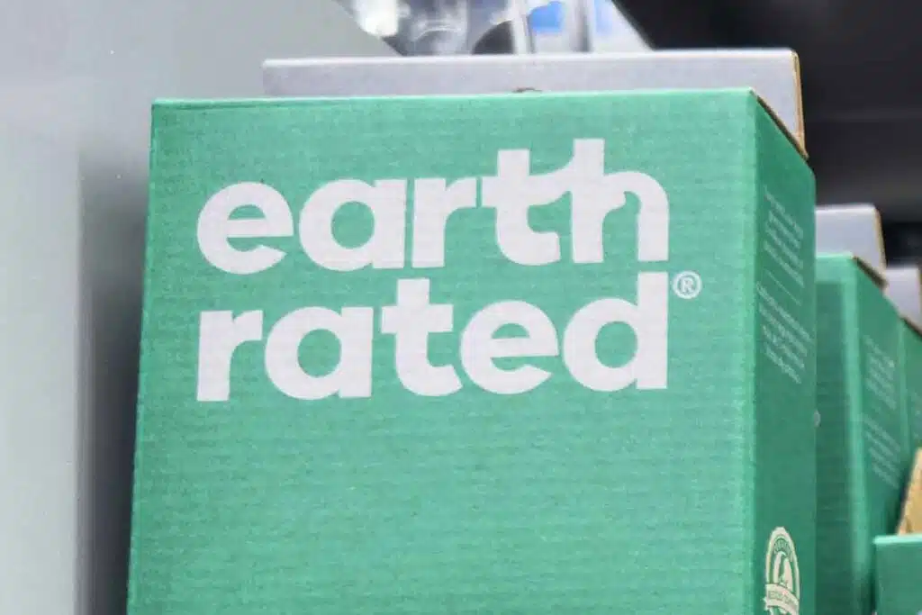Close up of Earth Rated logo on packaging, representing the Earth Rated class action.