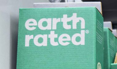Close up of Earth Rated logo on packaging, representing the Earth Rated class action.