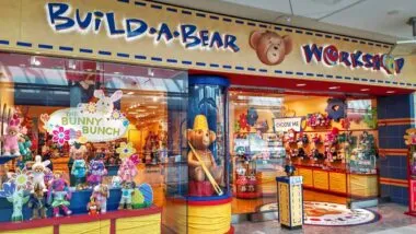 Storefront of Build-A-Bear in a shopping mall, representing the Build-A-Bear class action.