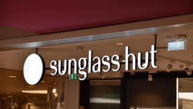 Sunglass Hut signage, representing the Sunglass Hut class action.