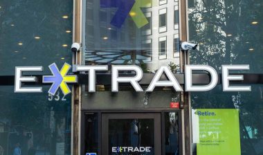 Close up of E-Trade signage, representing the E-Trade class action.