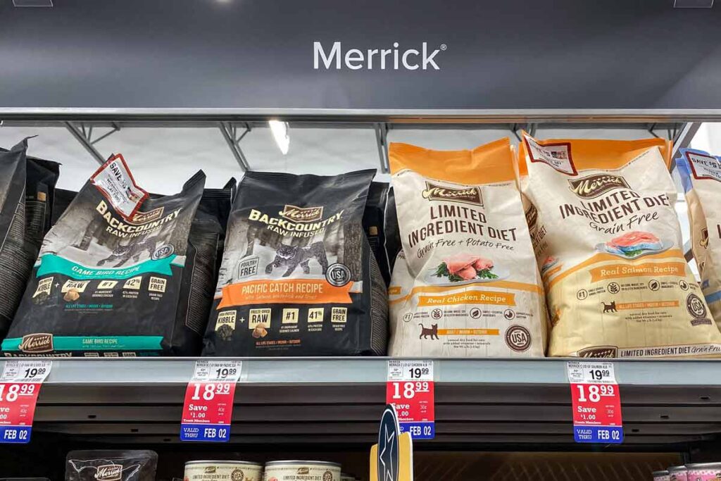 Merrick pet food products on a pet store shelf, representing the Merrick Pet Care class action.