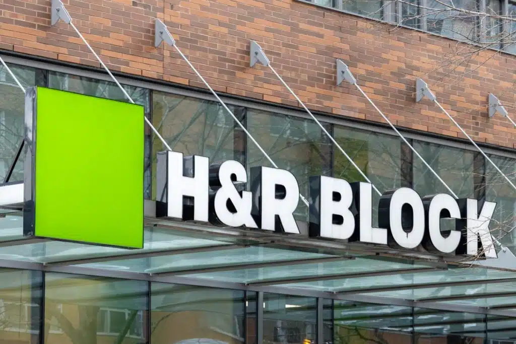 Close up of H&R Block signage, representing the H&R Block class action.