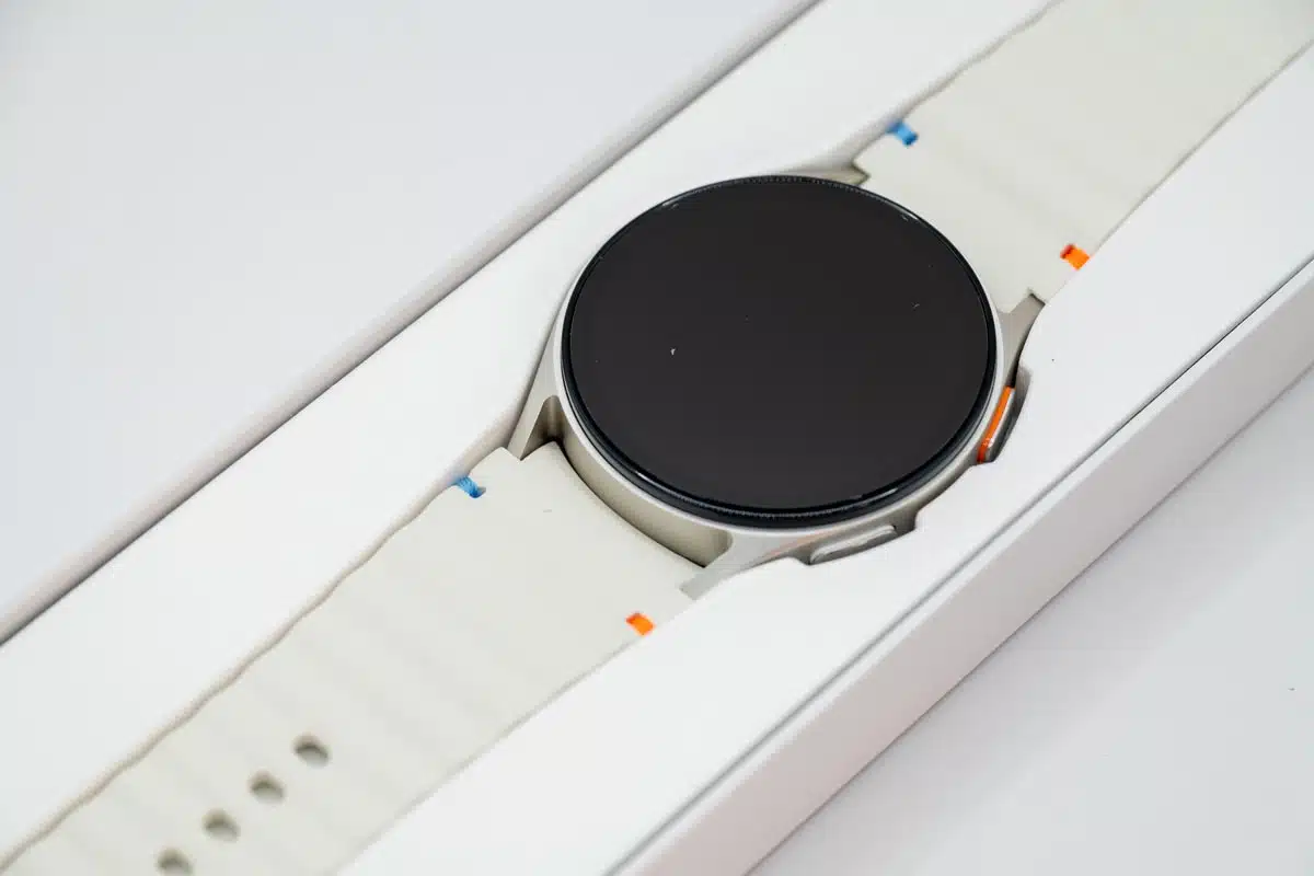 Close up of Samsung Galaxy watch in product packaging, representing Samsung Galaxy Watch bands.