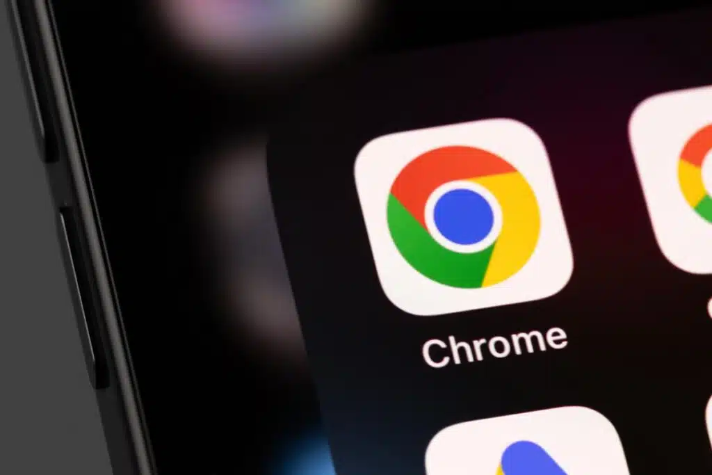 Chrome mobile app icon, representing the Chrome extension hack.