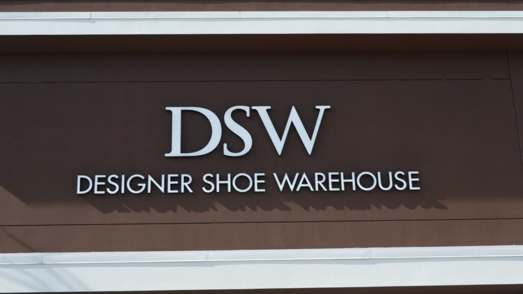 DSW Shoes exterior.