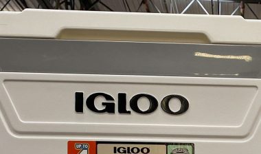 Igloo Cooler close up