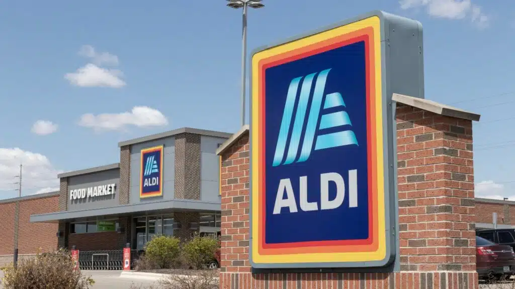 Aldi Discount Supermarket.