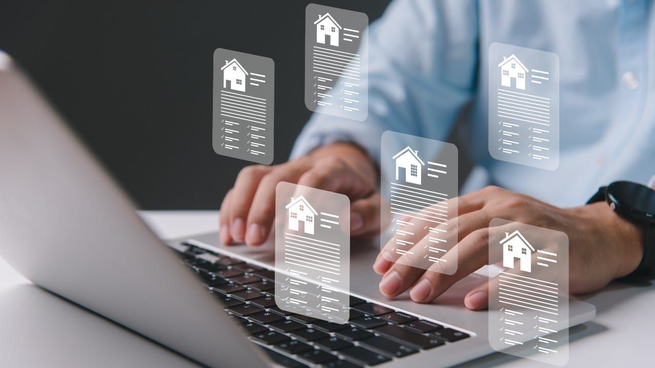 Buy and sell houses and real estate online on a virtual screen