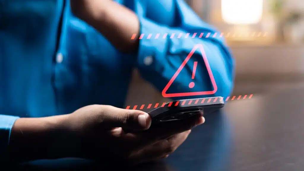 System warning hacked alert.