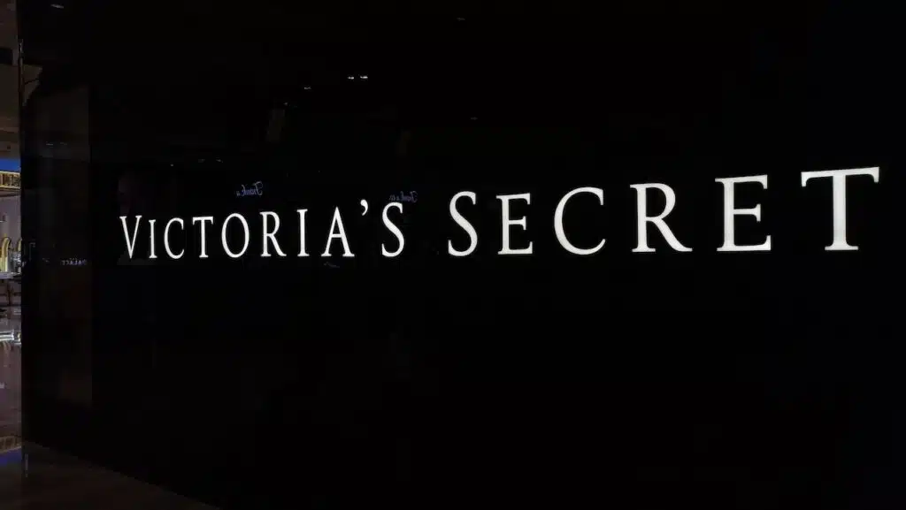 Neon sign of 'Victoria's Secret' at a tenant booth wall in deli park mall