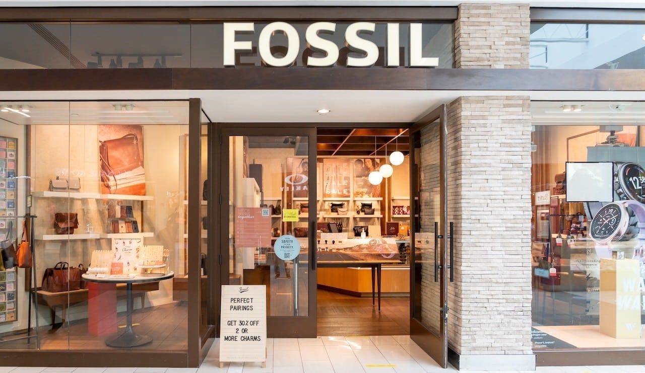 Fossil store at a mall in Orlando, Florida, USA. Fossil Group, Inc. is an American fashion designer and manufacturer.