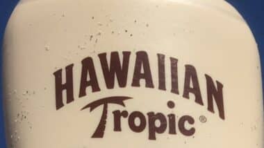 Hawaiian Tropic sunscreen label