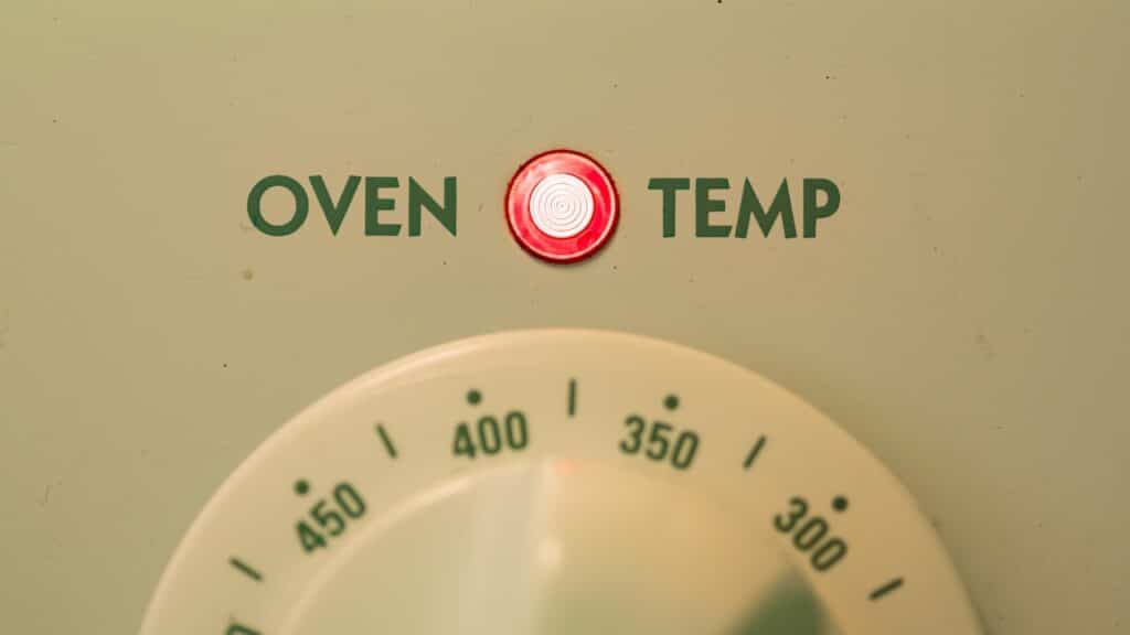 Oven Temp light and dial set to 375 degrees.