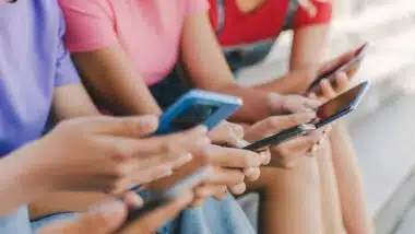 kids on social media