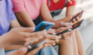 kids on social media