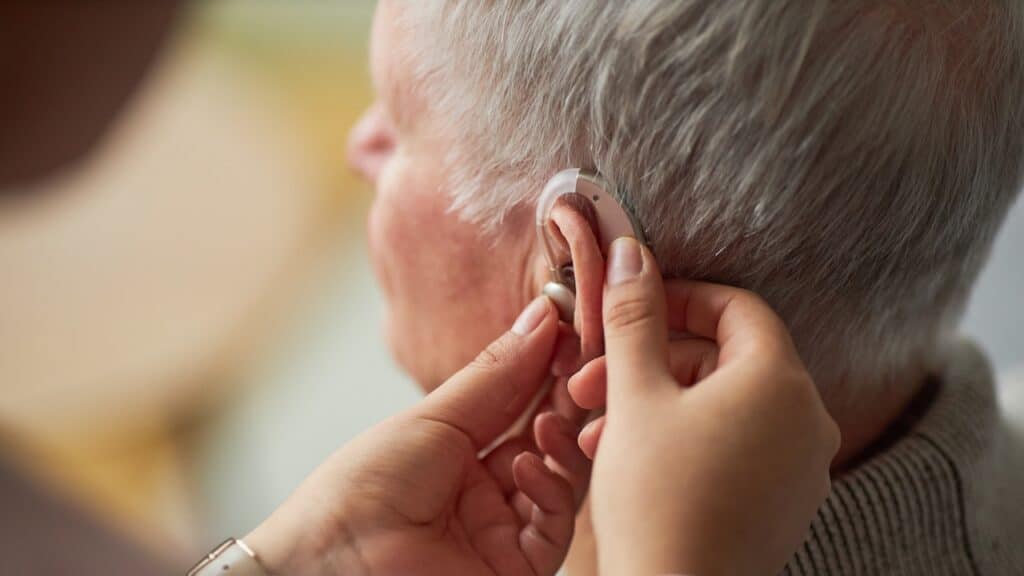 wearing hearing device