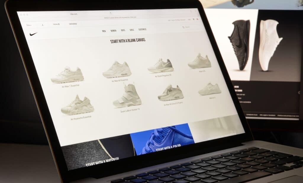 Nike website homepage. It's a fashion e-commerce store.