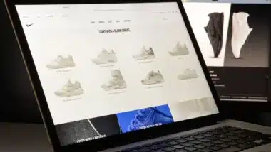 Nike website homepage. It's a fashion e-commerce store.