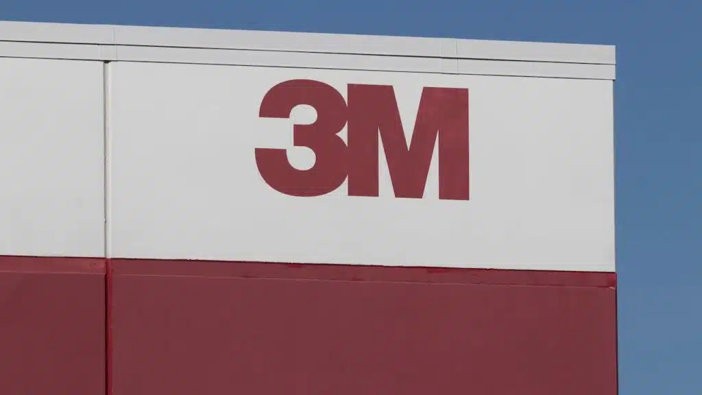 3M sign on plant