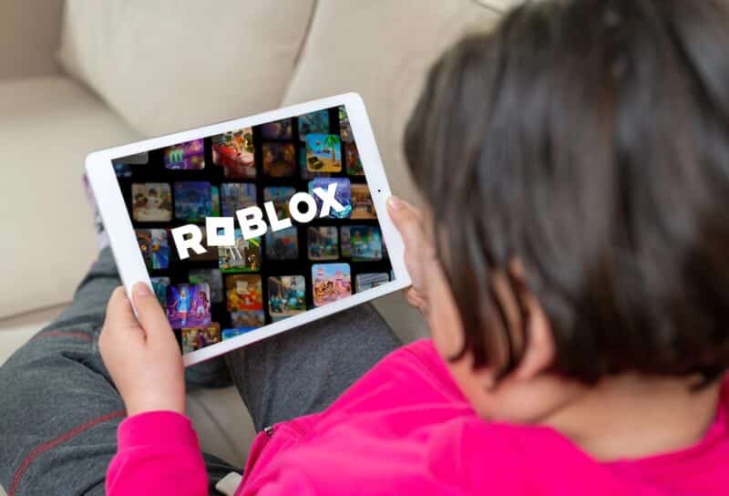 Little girl playing Roblox