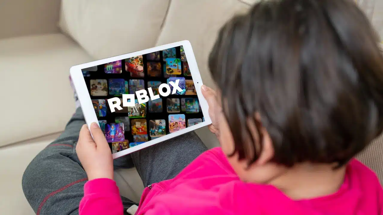 Little girl playing Roblox