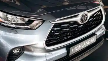 Toyota Highlander close up photo.