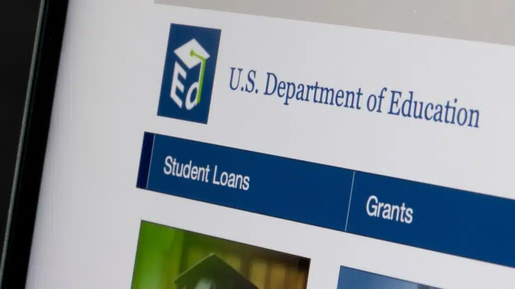 Student loan lawsuit claims Department of Education inaccurately ...