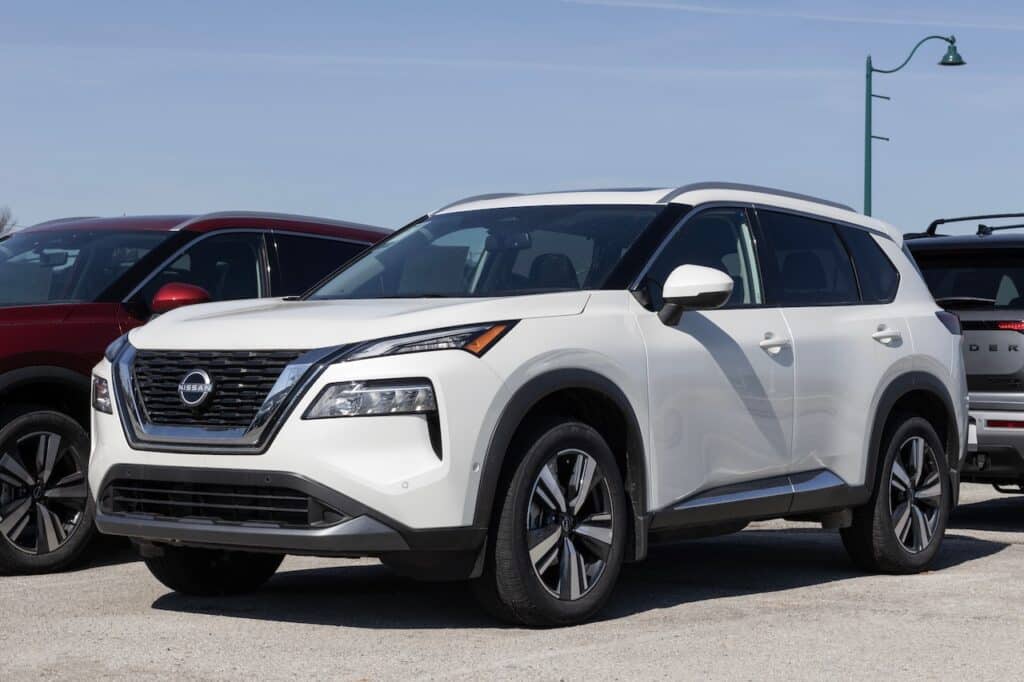Nissan Rogue SL display at a dealership.