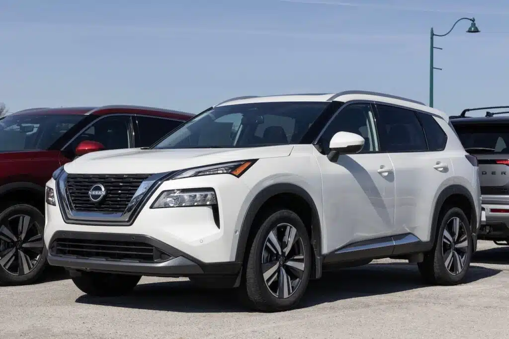 Nissan Rogue SL display at a dealership.