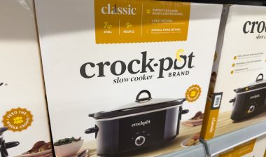 Crock Pot Slow Cooker Display.