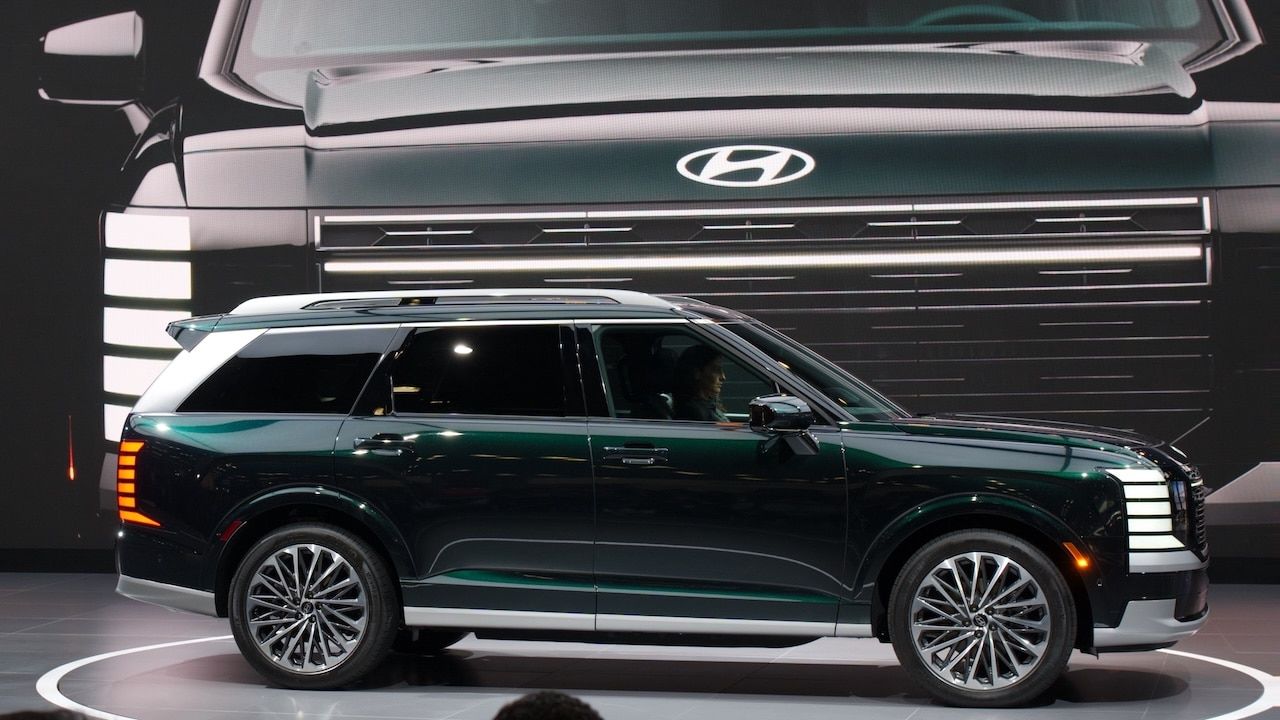 Dark green 2026 Hyundai Palisade SUV