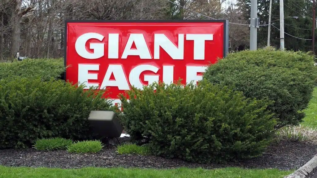 Giant Eagle Grocery Store Sign in front of store