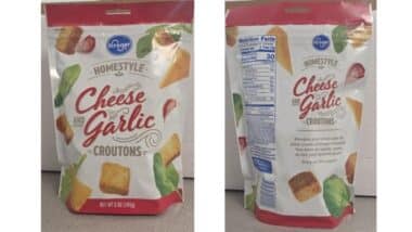 Kroger Homestyle Cheese Garlic Croutons, 5oz pouches, UPC 0 11110 81353 4