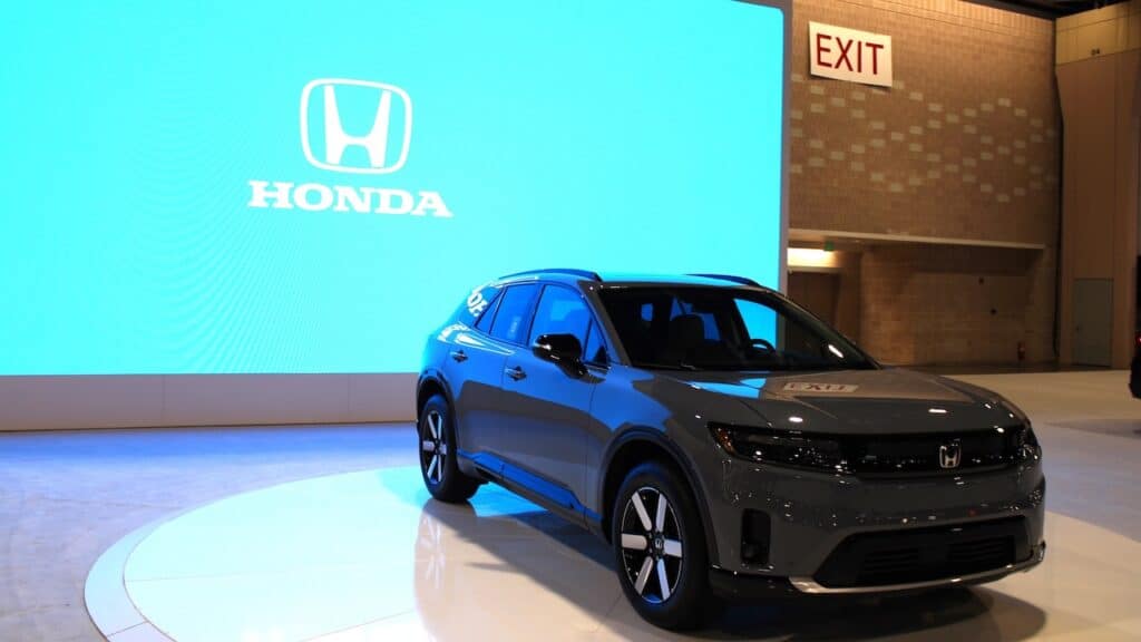 Honda Prologue is a mid-size crossover Electric (EV) SUV designed for the north america market from Honda and General Motors.