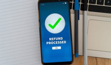 Successful refund process notification on smartphone app.