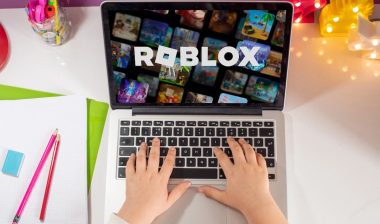 Little girl playing Roblox