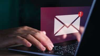 New email notification on laptop