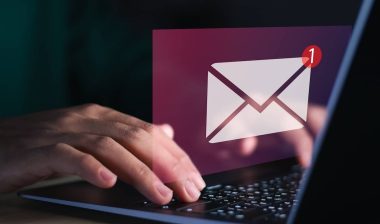 New email notification on laptop