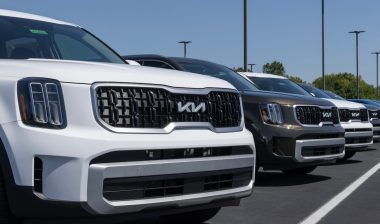 Kia Telluride display at a dealership.
