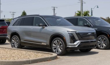 Cadillac VISTIQ Luxury 3-Row Electric SUV display.