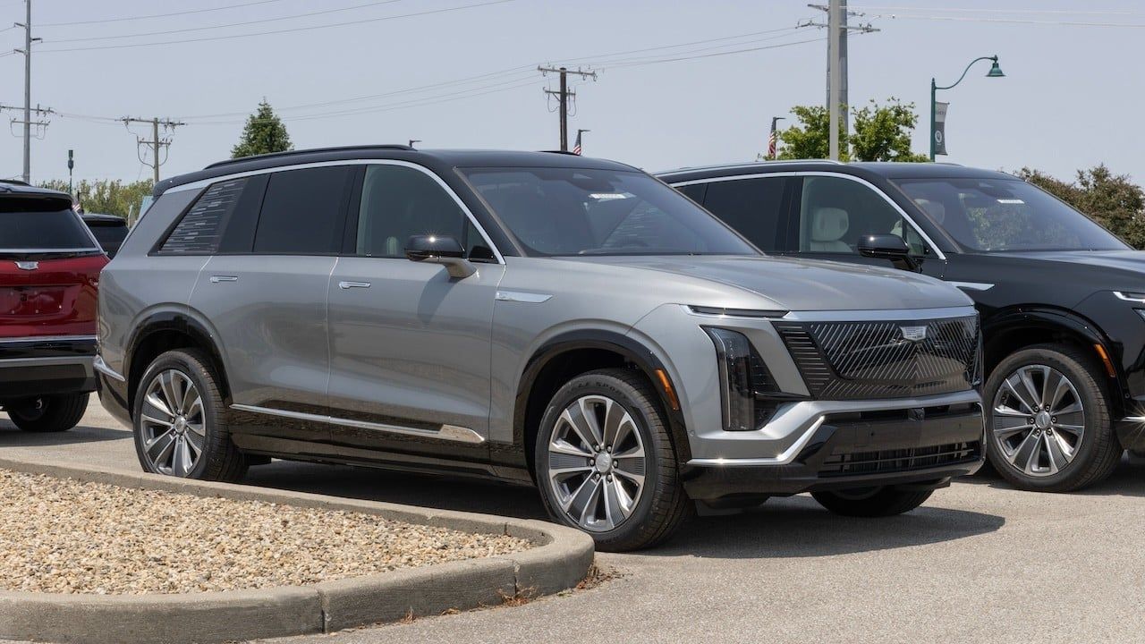 Cadillac VISTIQ Luxury 3-Row Electric SUV display.