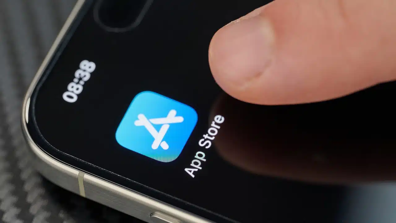 Apple class action alleges App Store failed to stop fake crypto wallet app