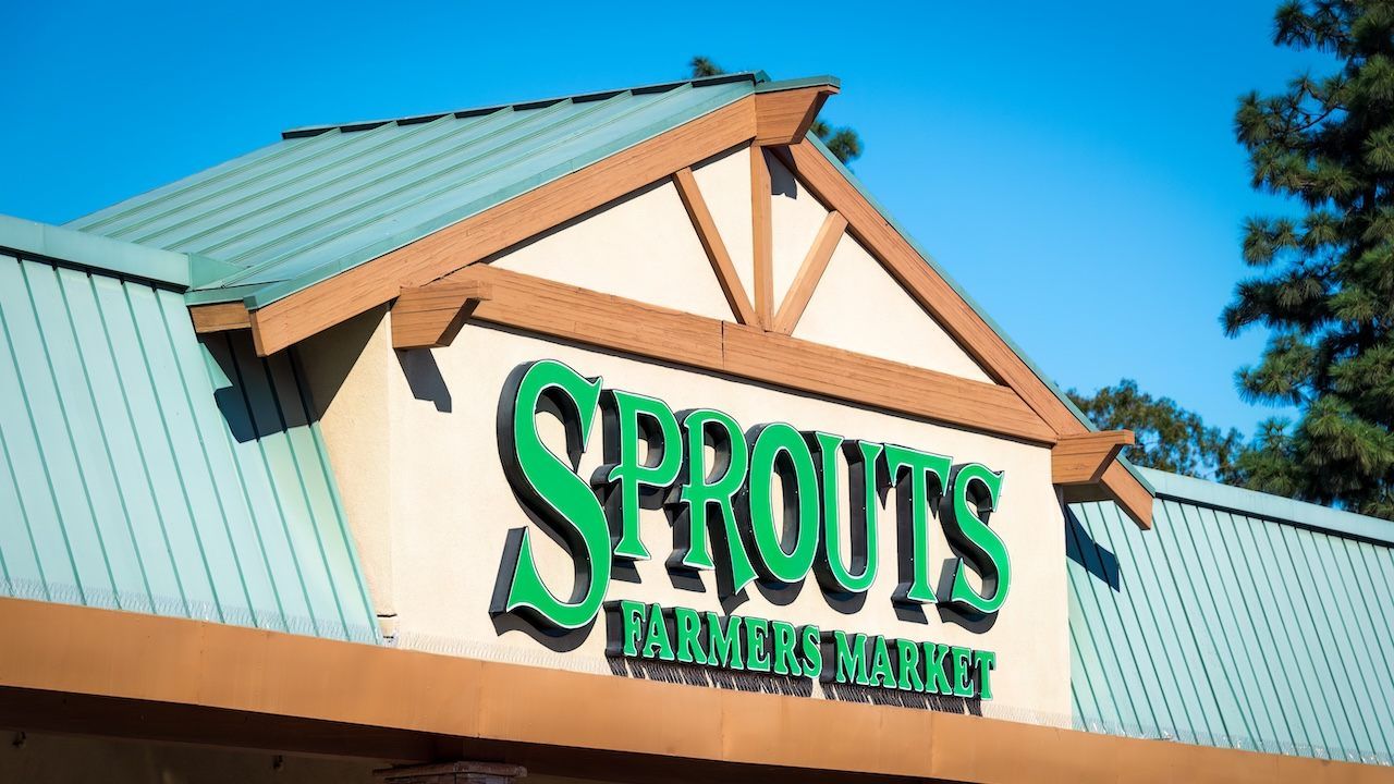 Two Sprouts action lawsuits claim chips not made with 100% avocado oil action settlement