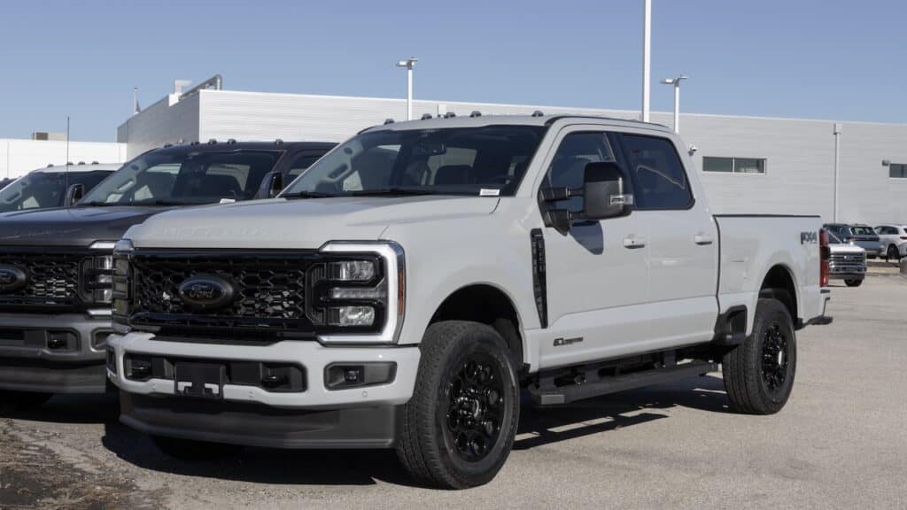 Ford F-250 Super Duty SRW 4X4 Lariat Crew Cab display.