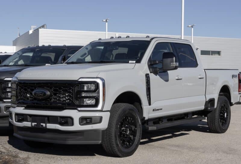 Ford F-250 Super Duty SRW 4X4 Lariat Crew Cab display.